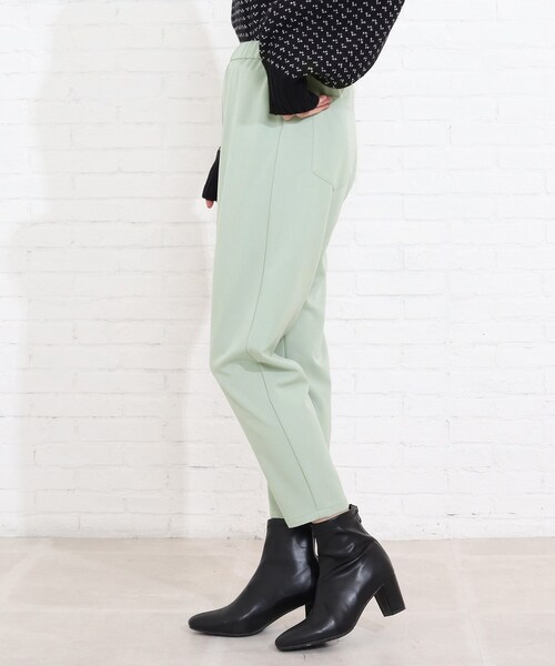 SHOO・LA・RUE(シューラルー)の「◆【S-LL】プルオンテーパードパンツ(その他パンツ・レディース・ブラック/ライトグリーン/ライトベージュ・01/02/03/04)」の14枚目の写真