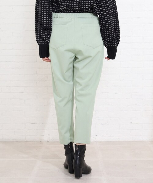SHOO・LA・RUE(シューラルー)の「◆【S-LL】プルオンテーパードパンツ(その他パンツ・レディース・ブラック/ライトグリーン/ライトベージュ・01/02/03/04)」の8枚目の写真