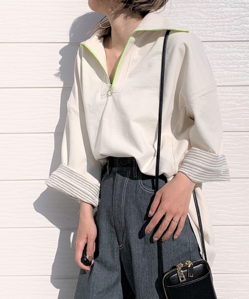 Q(キュー)の「ハーフジップ リブカラースウェット(スウェット・レディース・ブラック/アイボリー・MEDIUM)」の2枚目の写真