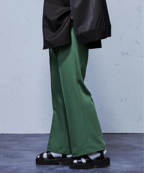 Ellno Loset（エルノロゼット）の「SSカラーフレアパンツ（スラックス・レディース・ブラック/グリーン/アイボリー/スモークピンク・SMALL/MEDIUM/LARGE）」の9枚目の写真