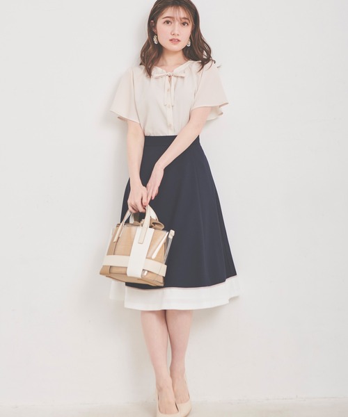 LAISSE PASSE（レッセパッセ）の「バイカラーフレアスカート（スカート・レディース・ベージュ/ネイビー/アイボリー・SMALL/MEDIUM）」の11枚目の写真