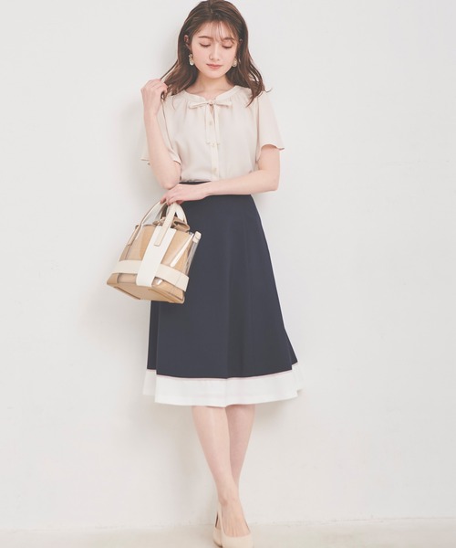 LAISSE PASSE（レッセパッセ）の「バイカラーフレアスカート（スカート・レディース・ベージュ/ネイビー/アイボリー・SMALL/MEDIUM）」の17枚目の写真