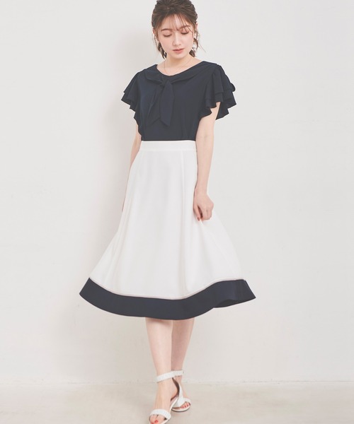 LAISSE PASSE（レッセパッセ）の「バイカラーフレアスカート（スカート・レディース・ベージュ/ネイビー/アイボリー・SMALL/MEDIUM）」の7枚目の写真