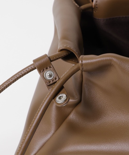 LE VERNIS（ル・ベルニ）の「LE VERNIS 3WAYレザー巾着（ショルダー