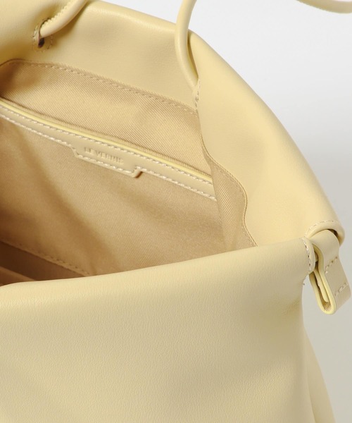 ダークグリーン ベージュ ハンドバッグ　サイフ　ベルニ LE VERNIS（ル・ベルニ）の「LE VERNIS 3WAYレザー巾着（ショルダー