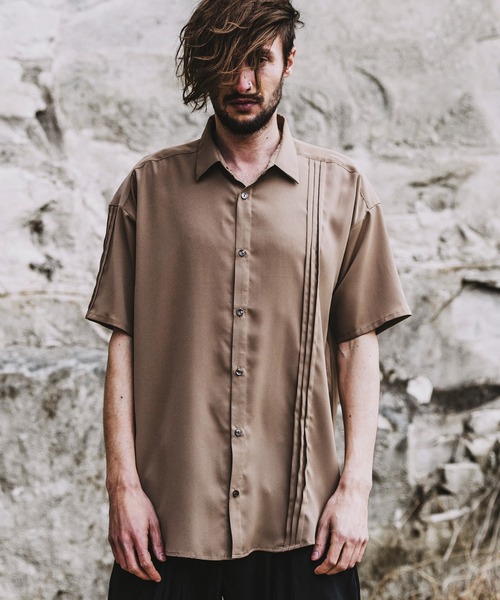 NO ID.（ノーアイディ）の「アシンメトリ-タックBIG-SH（シャツ/ブラウス・メンズ・ホワイト/グリーン/ブラック/ベージュ・ONE SIZE）」の4枚目の写真