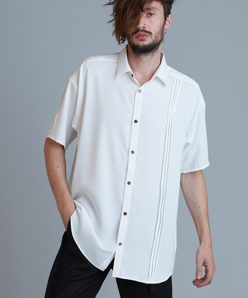 NO ID.（ノーアイディ）の「アシンメトリ-タックBIG-SH（シャツ/ブラウス・メンズ・ホワイト/グリーン/ブラック/ベージュ・ONE SIZE）」の2枚目の写真