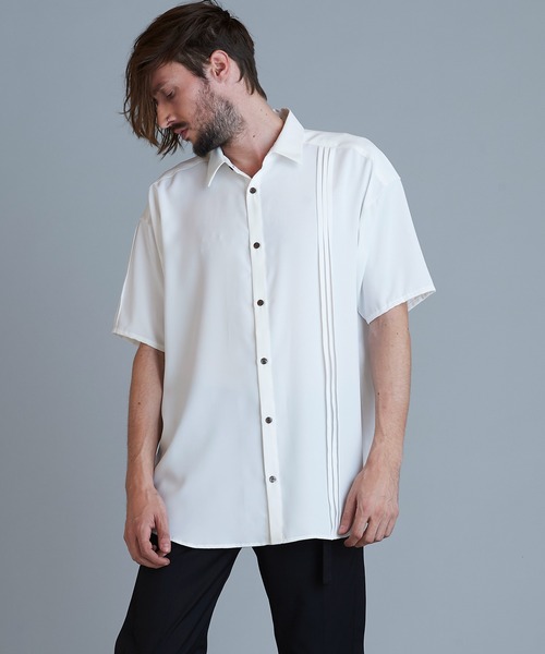 NO ID.（ノーアイディ）の「アシンメトリ-タックBIG-SH（シャツ/ブラウス・メンズ・ホワイト/グリーン/ブラック/ベージュ・ONE SIZE）」の8枚目の写真