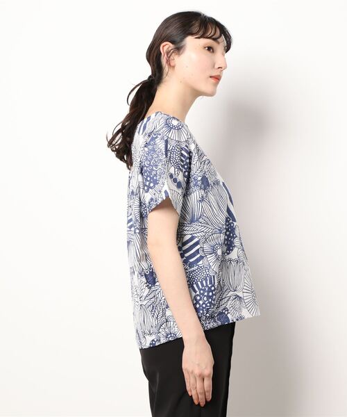 CERCA（チェルカ）の「BD/コットン花柄半袖プルオーバー（シャツ/ブラウス・レディース・ブルー系その他/グリーン/ブルー/ホワイト・MEDIUM）」の6枚目の写真