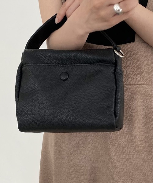 lawgy(ラウジー)の「minimum box 2way bag(ハンドバッグ・レディース・ブラック/オフホワイト/グリーン・FREE)」の1枚目の写真