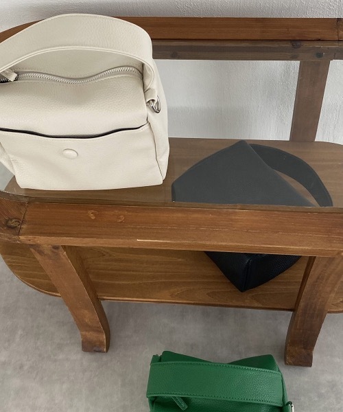 lawgy(ラウジー)の「minimum box 2way bag(ハンドバッグ・レディース・ブラック/オフホワイト/グリーン・FREE)」の11枚目の写真