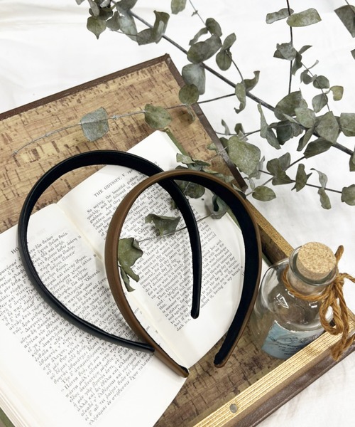 kutir（クティール）の「kutirlune／スリムクラシックカチューシャ（カチューシャ・レディース・ブラック/ダークブラウン・FREE）」の8枚目の写真