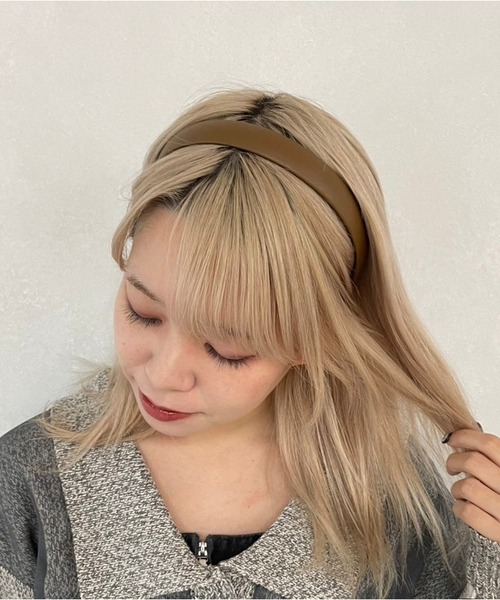 kutir（クティール）の「kutirlune／スリムクラシックカチューシャ（カチューシャ・レディース・ブラック/ダークブラウン・FREE）」の6枚目の写真