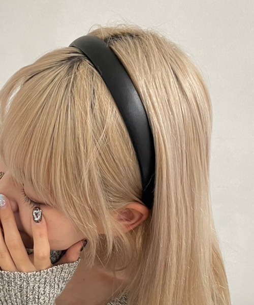 kutir（クティール）の「kutirlune／スリムクラシックカチューシャ（カチューシャ・レディース・ブラック/ダークブラウン・FREE）」の3枚目の写真