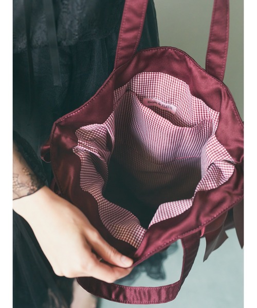 Maison de FLEUR（メゾンドフルール）の「ダブルリボンギャザートートバッグ（トートバッグ・レディース・ブラック/オリーブ/ネイビー/ワインレッド・FREE）」の6枚目の写真