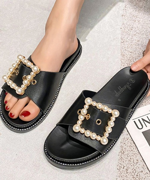 Doula Doula（ドゥーラドゥーラ）の「デザインバックルフラットサンダル（サンダル・レディース・ブラック/ベージュ/ブラック系その他/ブラック系その他2/ベージュ系その他/ベージュ系その他2・S/M/L）」の2枚目の写真