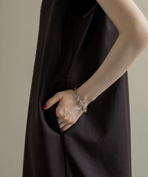 SMELLY（スメリー）の「オーバルチェーンアシメブレスレット（ブレスレット・レディース・シルバー・-）」の2枚目の写真