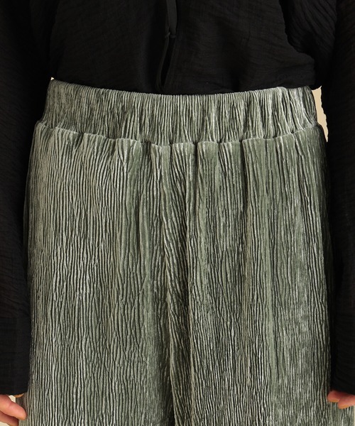 Ray BEAMS（レイビームス）の「Ray BEAMS / コーデュロイ風 ベロア パンツ（その他パンツ・レディース・ベージュ/グリーン・0/1）」の3枚目の写真