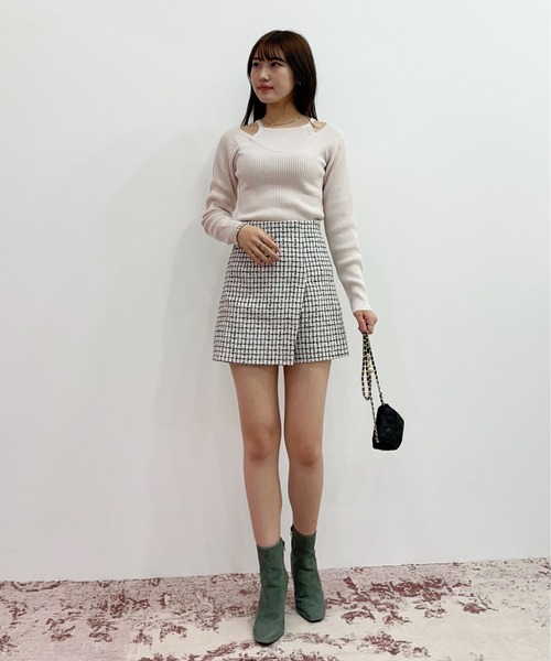 EPIMI E'PIMMY(エピミエピミー)の「キャミレイヤードライクニットプルオーバー(ニット/セーター・レディース・ブラック/オリーブ/アイボリー・MEDIUM)」の4枚目の写真