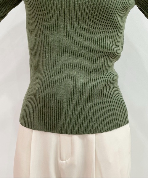 EPIMI E'PIMMY(エピミエピミー)の「キャミレイヤードライクニットプルオーバー(ニット/セーター・レディース・ブラック/オリーブ/アイボリー・MEDIUM)」の21枚目の写真