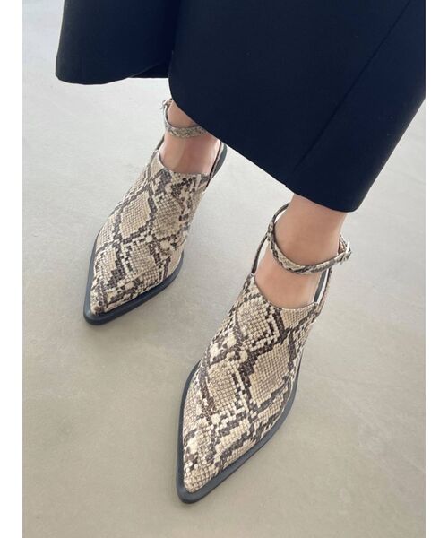 EMODA(エモダ)の「ハーフカバーカットシューズ(パンプス・レディース・ブラック/その他・SMALL/MEDIUM/LARGE)」の9枚目の写真