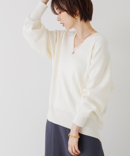 Rouge vif Anna(ルージュヴィフアンナ)の「スムースニットプルオーバー(ニット/セーター・レディース・ブラック/アイボリー/モカ・フリー)」の2枚目の写真