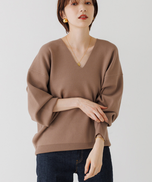 Rouge vif Anna(ルージュヴィフアンナ)の「スムースニットプルオーバー(ニット/セーター・レディース・ブラック/アイボリー/モカ・フリー)」の1枚目の写真