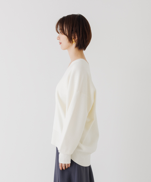 Rouge vif Anna(ルージュヴィフアンナ)の「スムースニットプルオーバー(ニット/セーター・レディース・ブラック/アイボリー/モカ・フリー)」の13枚目の写真