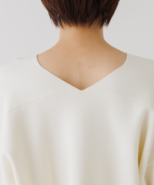 Rouge vif Anna(ルージュヴィフアンナ)の「スムースニットプルオーバー(ニット/セーター・レディース・ブラック/アイボリー/モカ・フリー)」の15枚目の写真