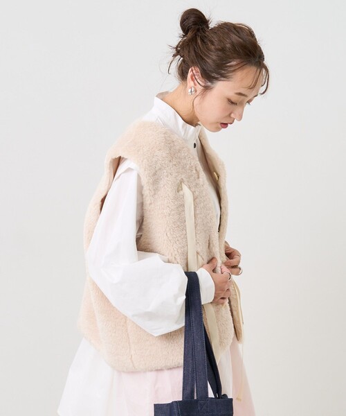 FREAK'S STORE（フリークスストア）の「【WEB限定】ボアショートリボンベスト（ベスト・レディース・ブラウン/ナチュラル・ﾌﾘ-）」の6枚目の写真