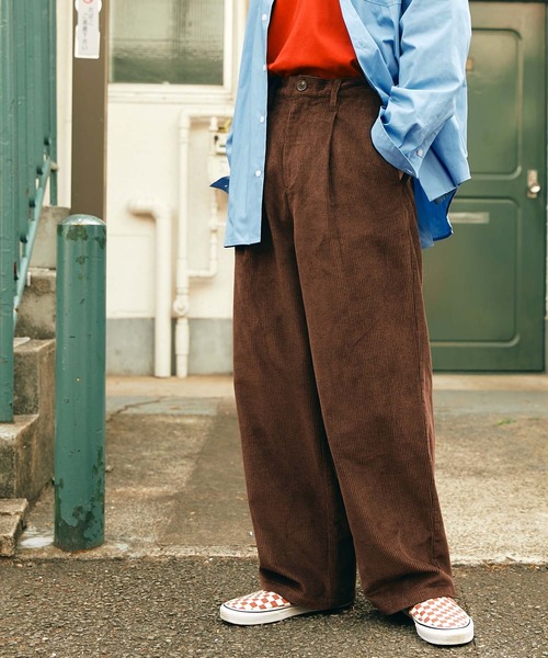 SPOC STORE（スポックストア）の「【SPOC STORE】タックワイドストレートコーデュロイパンツ（チノパンツ・メンズ・ブラック/ブラウン・M/L）」の13枚目の写真