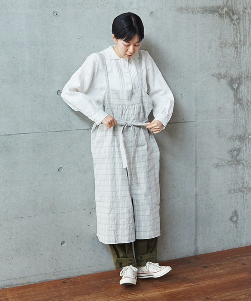 PAR ICI（パーリッシィ）の「先染めチェック/ストライプ エプロンワンピース（ワンピース・レディース・ベージュ/ブルー・FREE）」の9枚目の写真