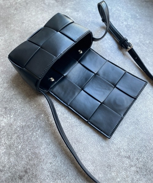 CPCM（シーピーシーエム）の「フェイクレザー編みショルダーバッグ（ショルダーバッグ・メンズ・グリーン/ブラック・FREE）」の4枚目の写真