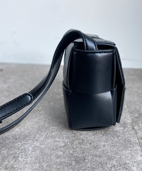 CPCM（シーピーシーエム）の「フェイクレザー編みショルダーバッグ（ショルダーバッグ・メンズ・グリーン/ブラック・FREE）」の7枚目の写真