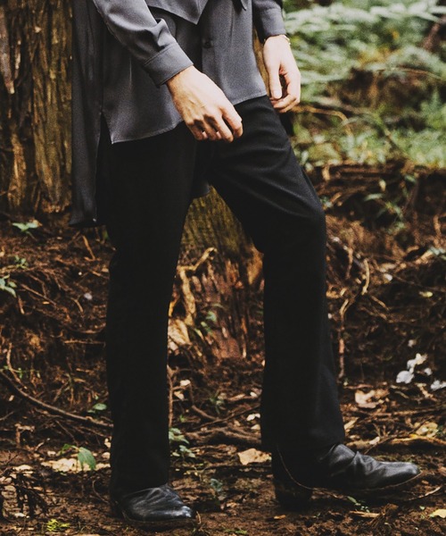 NO ID.（ノーアイディ）の「【NO ID.】Flare Easy Pants / フレア イージー パンツ（その他パンツ・メンズ・ブルー系その他/グレイッシュベージュ/ブラック・1/2）」の2枚目の写真