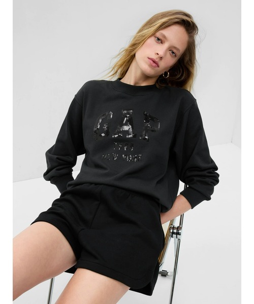 GAP（ギャップ）の「ヴィンテージソフト GAP1969ロゴ ボーイフレンド スウェット・トレーナー（スウェット・レディース・ブラック/ベージュ・XXS/L/S/XS/M/XL）」の2枚目の写真