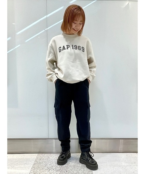 GAP（ギャップ）の「ヴィンテージソフト GAP1969ロゴ ボーイフレンド スウェット・トレーナー（スウェット・レディース・ブラック/ベージュ・XXS/L/S/XS/M/XL）」の13枚目の写真