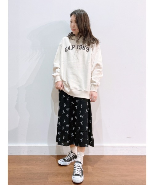 GAP（ギャップ）の「ヴィンテージソフト GAP1969ロゴ ボーイフレンド スウェット・トレーナー（スウェット・レディース・ブラック/ベージュ・XXS/L/S/XS/M/XL）」の14枚目の写真