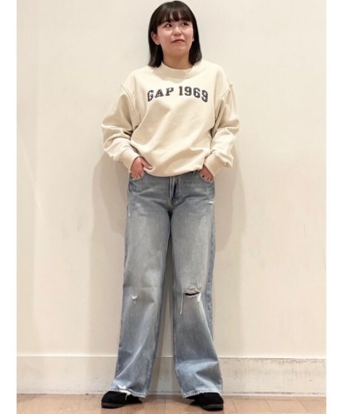 GAP（ギャップ）の「ヴィンテージソフト GAP1969ロゴ ボーイフレンド スウェット・トレーナー（スウェット・レディース・ブラック/ベージュ・XXS/L/S/XS/M/XL）」の4枚目の写真