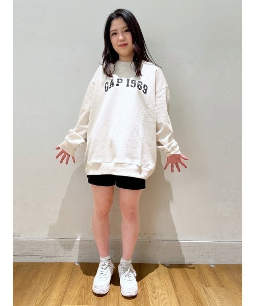 GAP（ギャップ）の「ヴィンテージソフト GAP1969ロゴ ボーイフレンド スウェット・トレーナー（スウェット・レディース・ブラック/ベージュ・XXS/L/S/XS/M/XL）」の5枚目の写真
