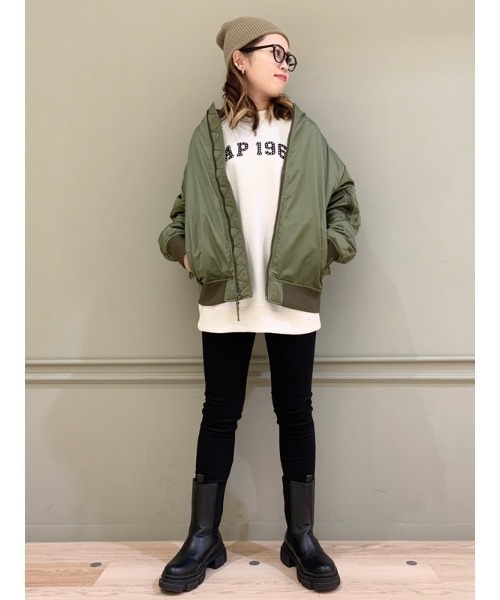GAP（ギャップ）の「ヴィンテージソフト GAP1969ロゴ ボーイフレンド スウェット・トレーナー（スウェット・レディース・ブラック/ベージュ・XXS/L/S/XS/M/XL）」の12枚目の写真