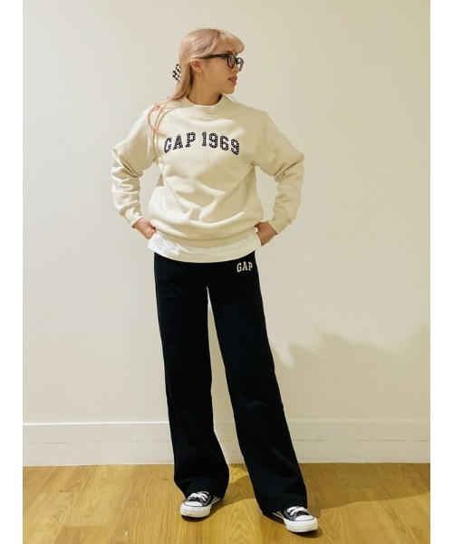 GAP（ギャップ）の「ヴィンテージソフト GAP1969ロゴ ボーイフレンド スウェット・トレーナー（スウェット・レディース・ブラック/ベージュ・XXS/L/S/XS/M/XL）」の16枚目の写真