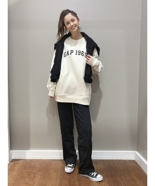 GAP（ギャップ）の「ヴィンテージソフト GAP1969ロゴ ボーイフレンド スウェット・トレーナー（スウェット・レディース・ブラック/ベージュ・XXS/L/S/XS/M/XL）」の17枚目の写真