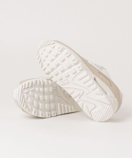 NIKE(ナイキ)の「ナイキ エア マックス 90 ウィメンズシューズ / Nike Air Max 90 Women's Shoes<22-29cm 展開>(スニーカー・レディース・クリーム・22.5/23.5/24.5/26.5/26/24/25/25.5/23/27/28.5/28/29/27.5/22)」の10枚目の写真