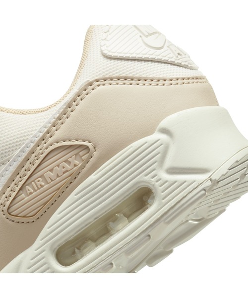 NIKE(ナイキ)の「ナイキ エア マックス 90 ウィメンズシューズ / Nike Air Max 90 Women's Shoes<22-29cm 展開>(スニーカー・レディース・クリーム・22.5/23.5/24.5/26.5/26/24/25/25.5/23/27/28.5/28/29/27.5/22)」の8枚目の写真