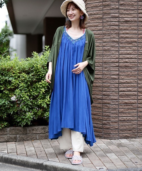 Amina(アミナ)の「Amina ストオメワンピース(ワンピース・レディース・ブルー/ブラウン/パープル・FREE)」の4枚目の写真