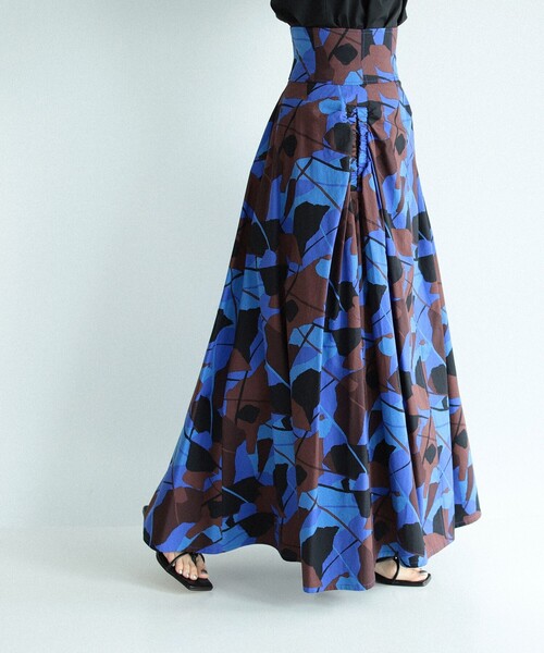 Ray BEAMS（レイビームス）の「RBS / プリント ハイウエスト スカート（スカート・レディース・ベージュ/ブルー・1/0）」の3枚目の写真