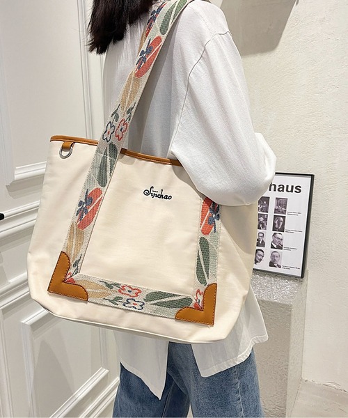 LOPASS(ロパス)の「A4サイズ対応 大容量トートバッグ(トートバッグ・レディース・ベージュ系1/ベージュ/ブラック系1/ブラック・FREE)」の3枚目の写真