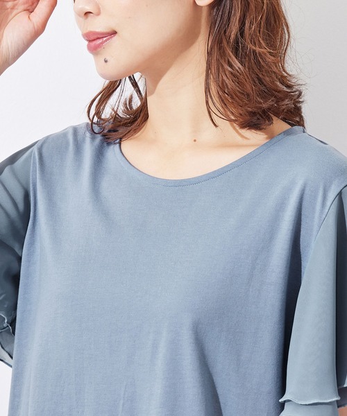 Viola e Viola（ヴィオラエヴィオラ）の「袖シフォンゆるＴシャツ（Tシャツ/カットソー・レディース・キャメル/ネイビー/ブルー系その他/ブラック系その他/ライトグレー/イエロー/カーキ/チャコール/ラベンダー/オフホワイト/ベージュ/ブラック/ピンク/ミント/ダークグレー/ブラック系その他2/ダークグリーン/ドット・XXX-LARGE/MEDIUM/XXXX-LARGE/XX-LARGE/LARGE/X-LARGE）」の19枚目の写真