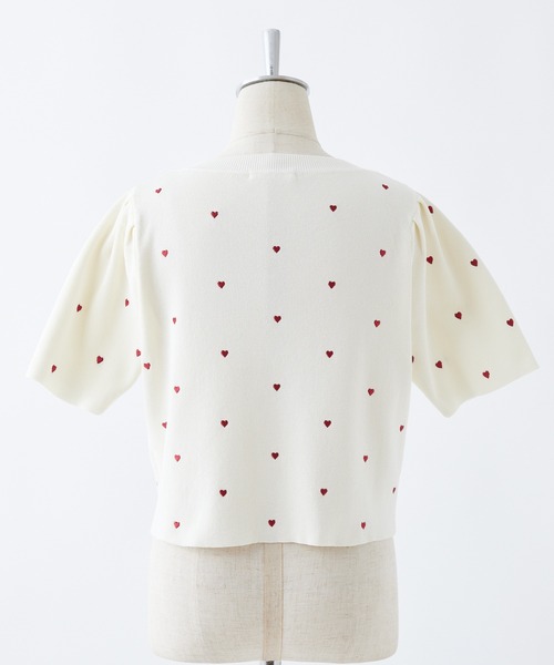 one after another NICE CLAUP（ワンアフターアナザーナイスクラップ）の「ハート刺繍パフスリーブニット（ニット/セーター・レディース・ブラック/アイボリー/杢グレー・FREE）」の20枚目の写真